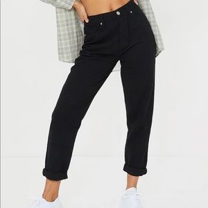 Pretty Little Thing Black Mom Jeans (Size: 10)